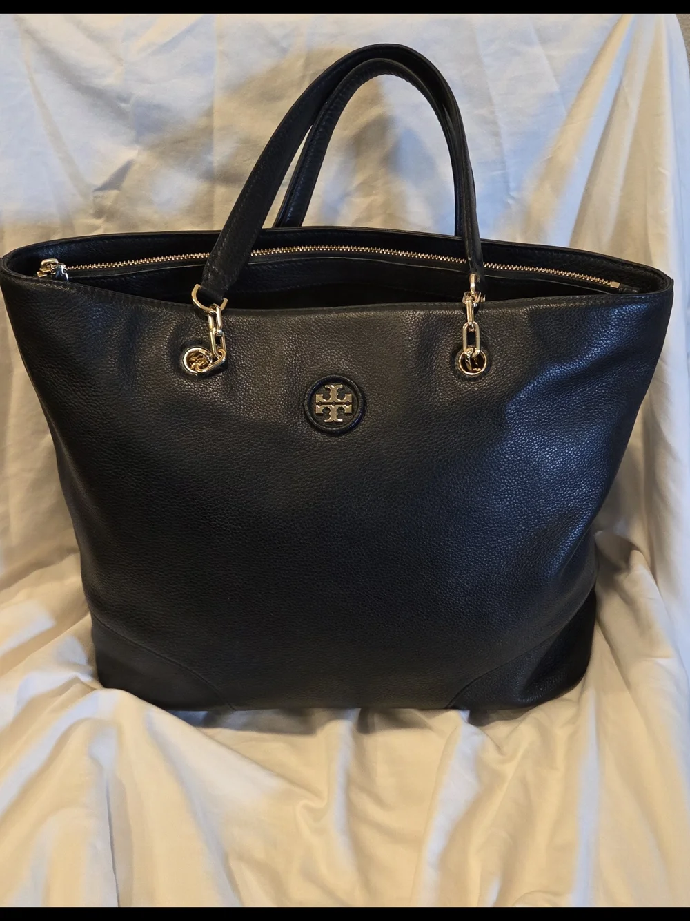 Black Leather Tory Burch Tote/Satchel. Pebbled Leather. Excellent Condition
